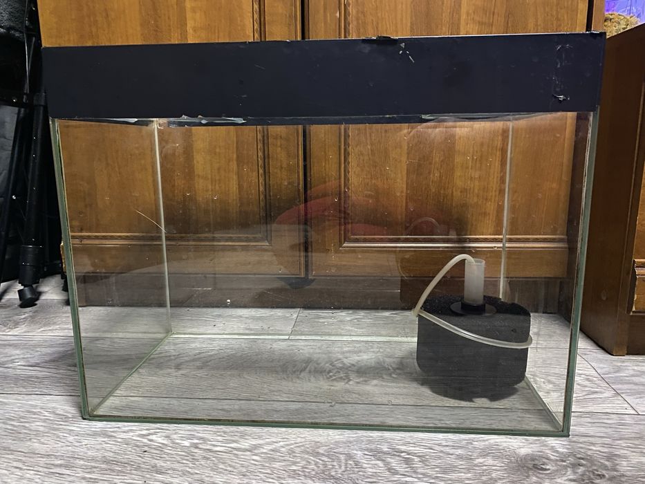 Аквариук для рыбок