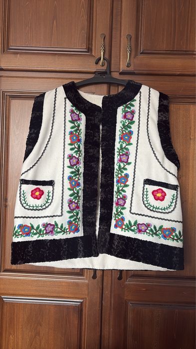 Pieptar traditional romanesc brodat manual