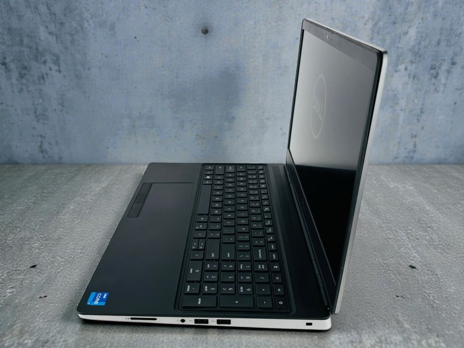 Лаптоп Dell Precision 7560 15,6 FHD i9-11950H 32RAM 512GB SSD RTX A2000 Гараниця!