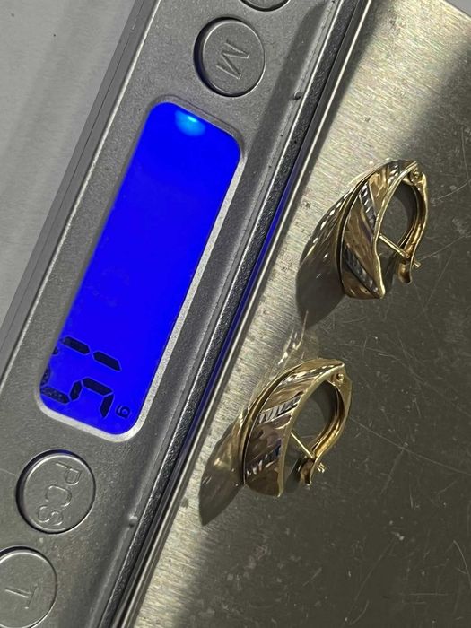 Златни обеци 1.5 гр 585