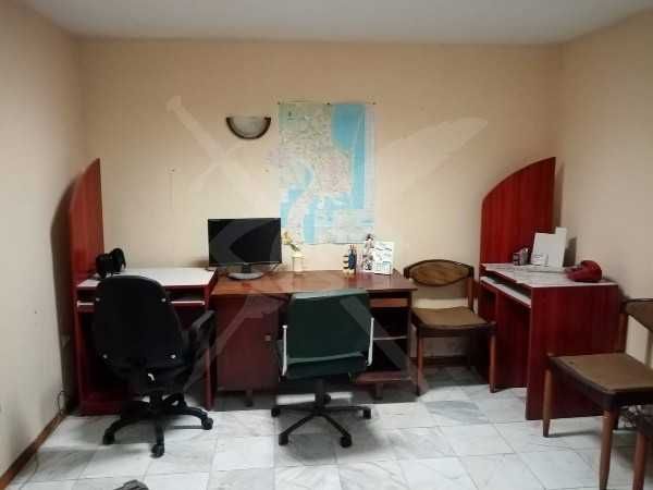 Офис във Възраждане 44567
