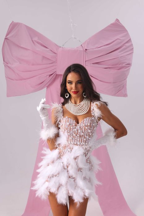 Парти рокля в розово с пера, перли, пайети М Bella Barnett