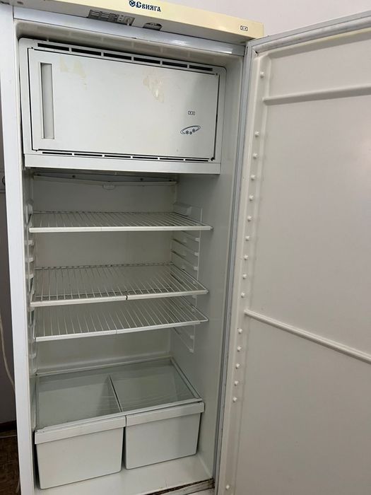 Холодильник б/у в хорошем состоянии.