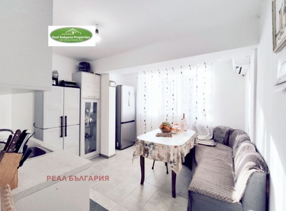 Продава се Двустаен апартамент в Русе, Център - 62 кв.м за 1257 €/кв.м - Снимка #4