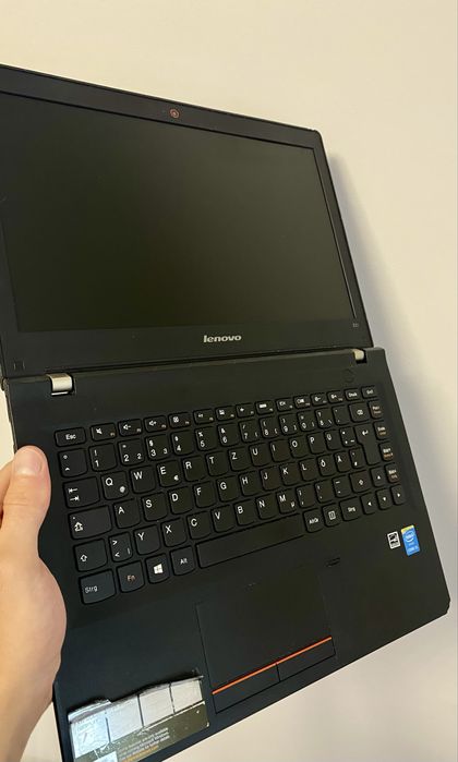 Laptop Lenovo E31-70 - i5-5200U / 8GB RAM / 500GB HDD / Win 10 Pro