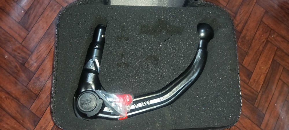 Cârlig remorcare TESLA