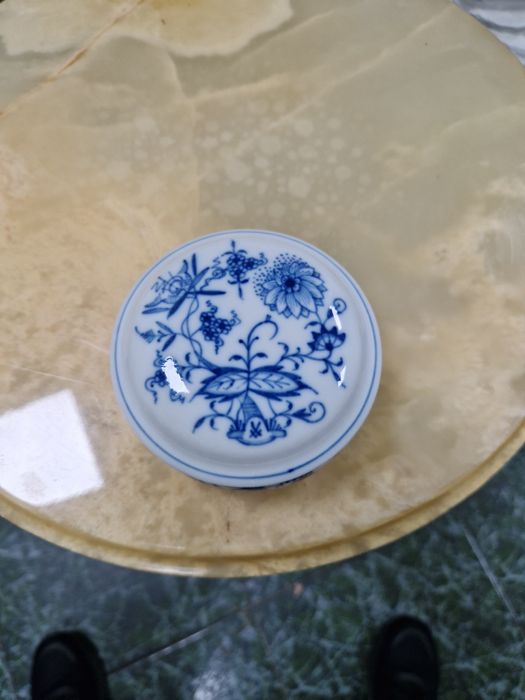 Прекрасна антикварна колекционерска порцеланова бижутерка Meissen