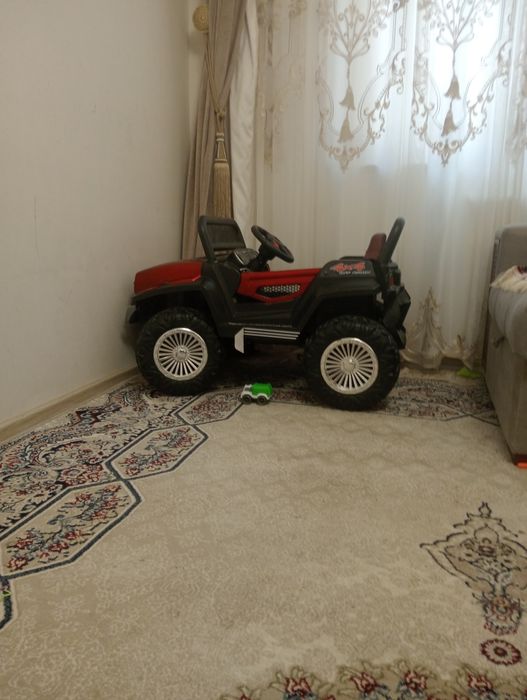 Sotiladi pultli mashina xolati yaxshi