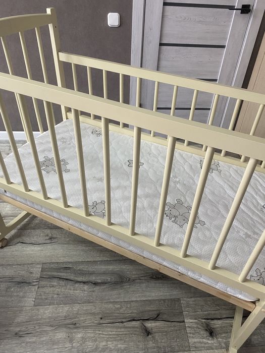 Детская кроватка с матрасом 12 тыс