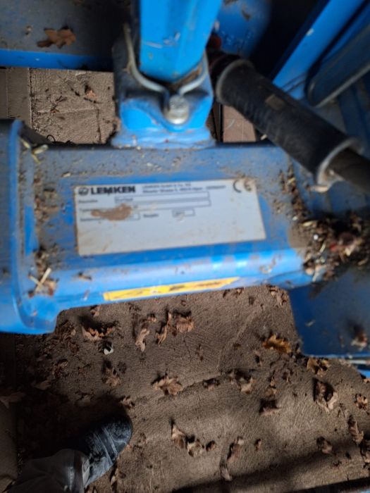 Vând plug lemken nou