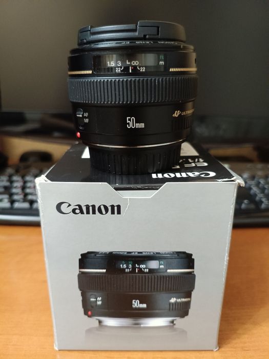 Объектив Canon  50.1.4.