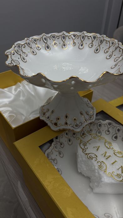 Продам вазы, тортница и вареница