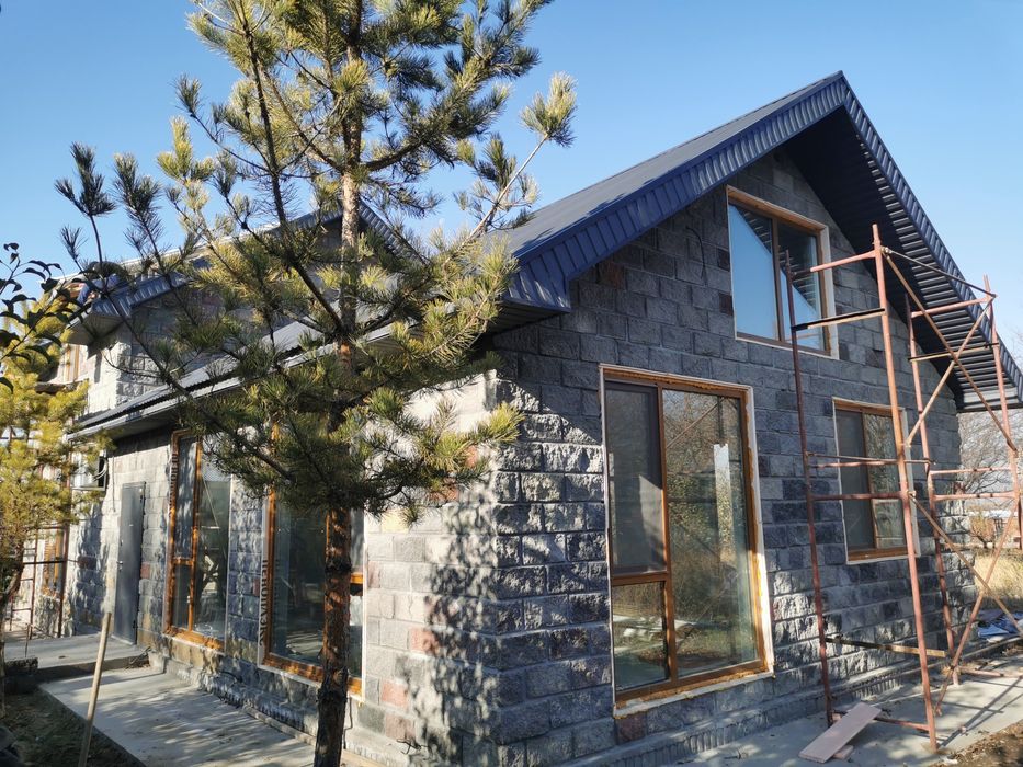 Рваный блок для строительства