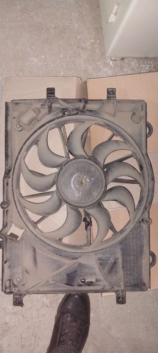 Продам боковина, левое крыло, вентилятор