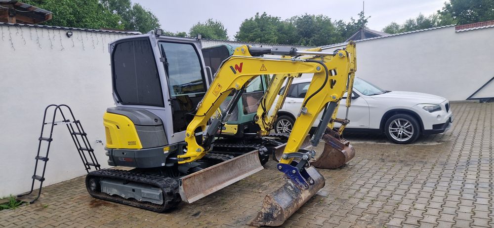 Vând excavator Wacker Neuson ez26
