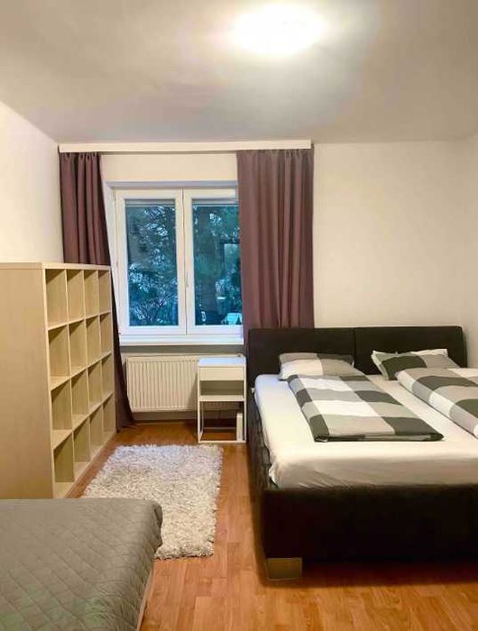 Дава се под наем Тристаен апартамент в Пловдив, Център - 97 кв.м за 382.5 € - Снимка #1