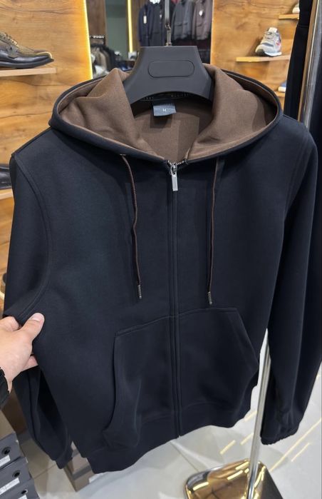 Манифест спартивка сатылады