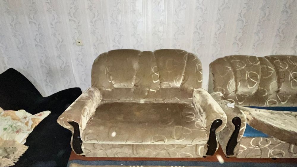 Отдам три дивана