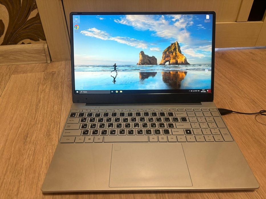 Мощный ноутбук продам срочно ОЗУ-16гб SSD-512gb.Состояние хорошее