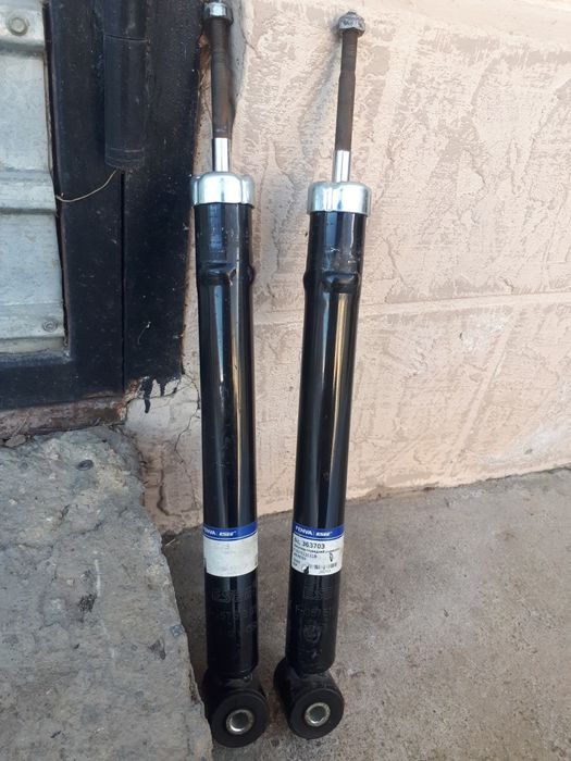 Амартизатор пассат б3