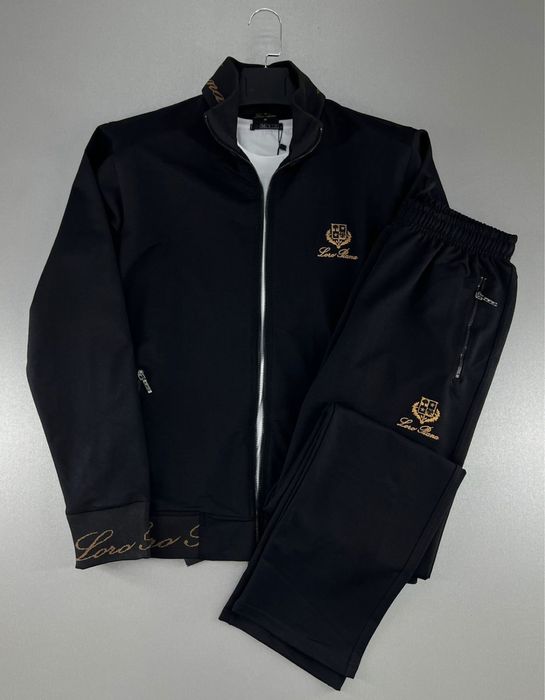 Спортивный костюм