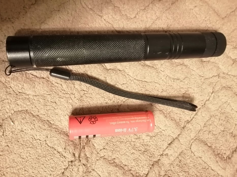 Лазерная указка.