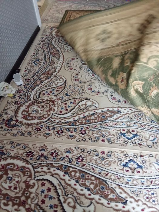 Продам ковры б/у.