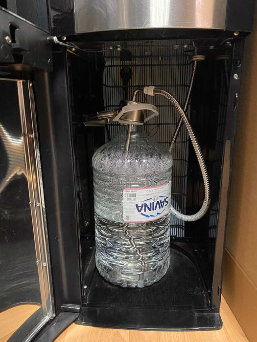 Продавам Воден диспенсър LAMO – топла и студена вода