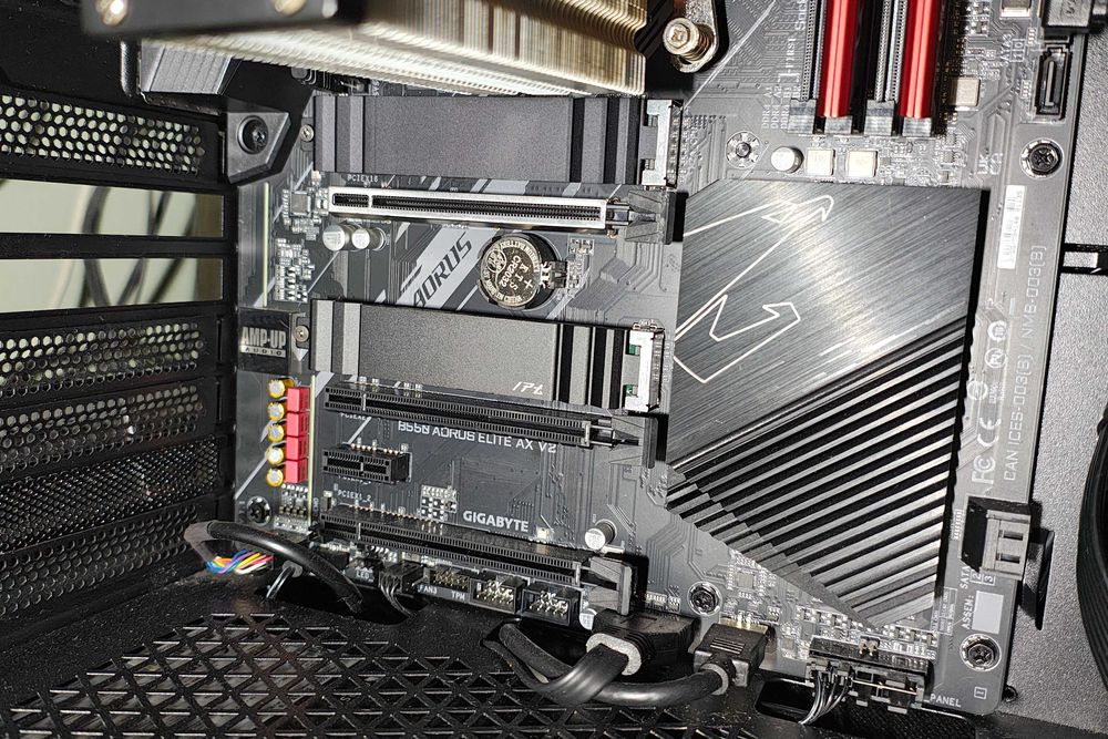 Placa de bază Gigabyte B550 Aorus Elite AX V2 Socket AM4