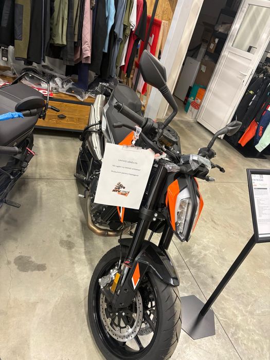 KTM DUKE 790 2024