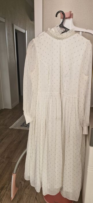 Продам платье белой