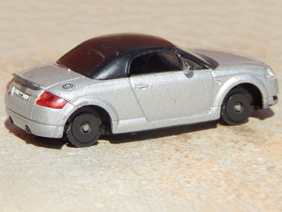 Macheta Audi TT Cabriolet I (8N) Hongwell 1:72 lipsa pneuri