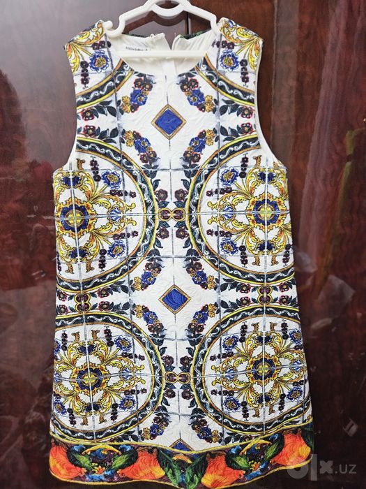 Платье от DOLCE & GABBANA.