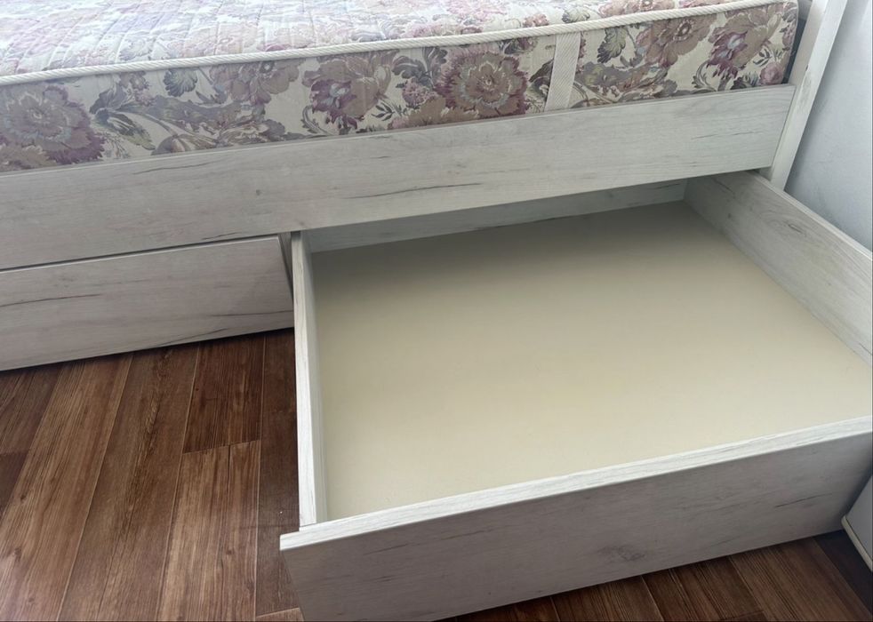 Кровать односпальная