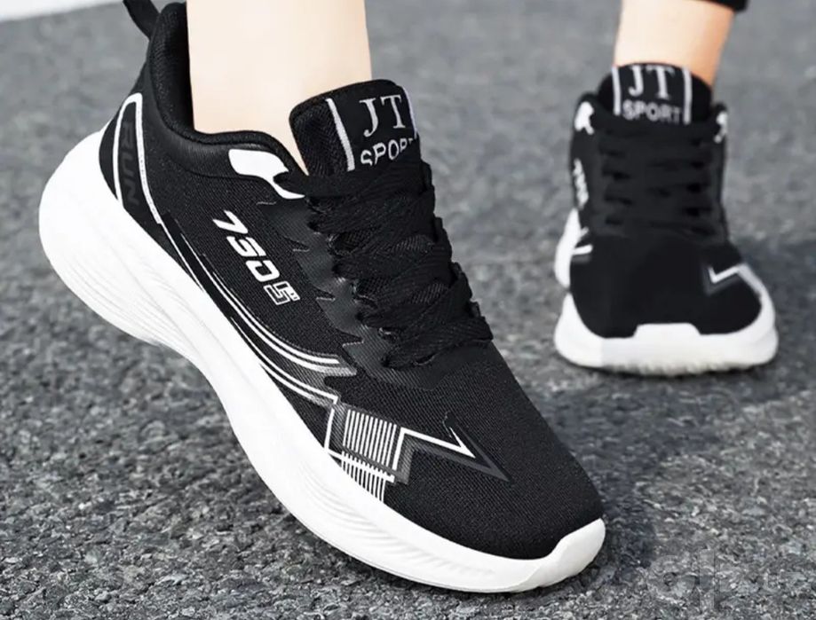 Новые стильные мужские кроссовки,42-43 размер