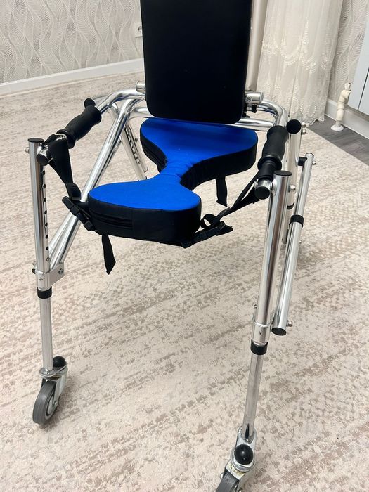 Б/у ходунок ерекше балаларға арналған.