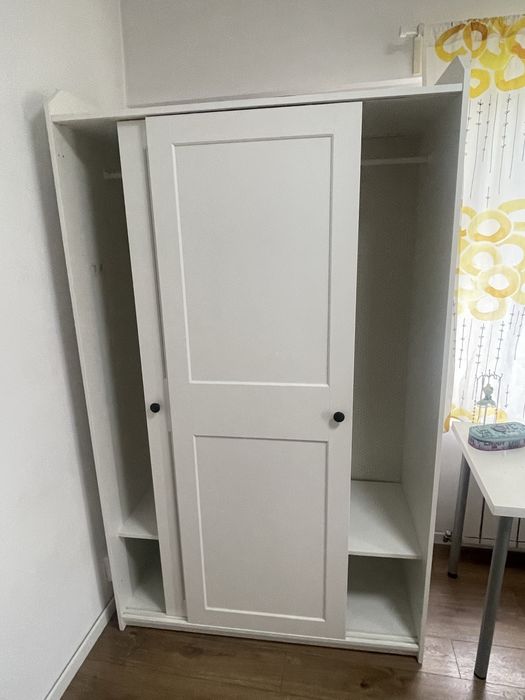 Vand dulap haine Mobilier IKEA HAUGA – stare foarte bună