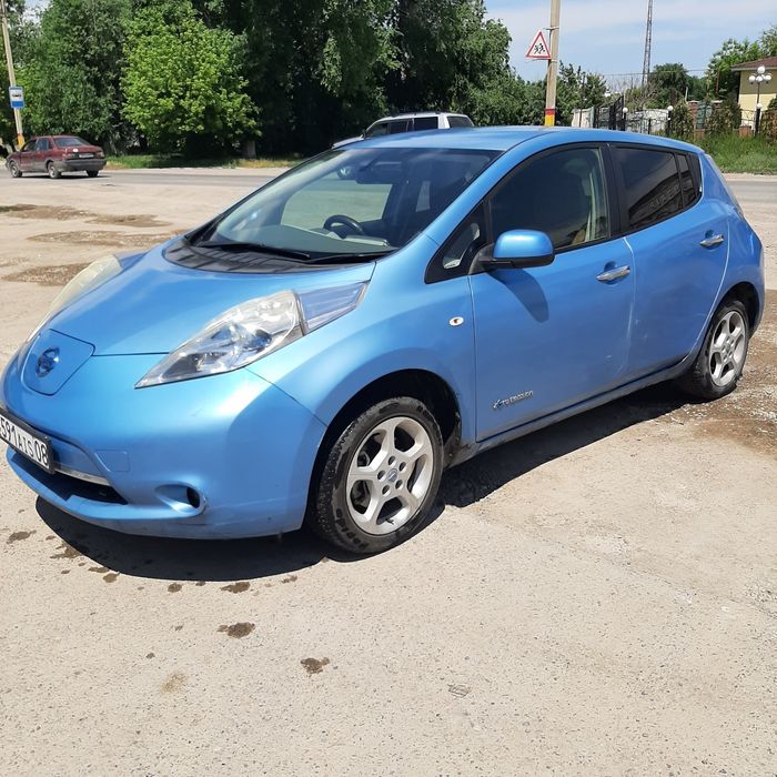 Продам Nisan leaf