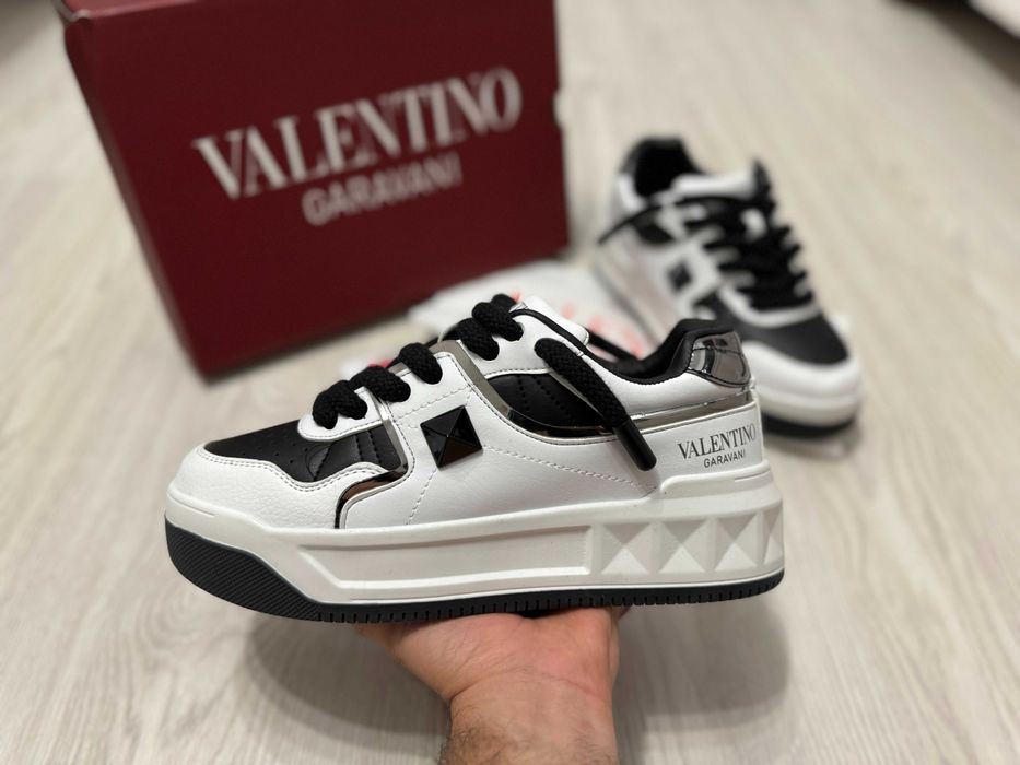 Adidasi Valentino G aravani One Stud Low NOI