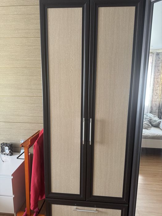 Шкафы в спальню.