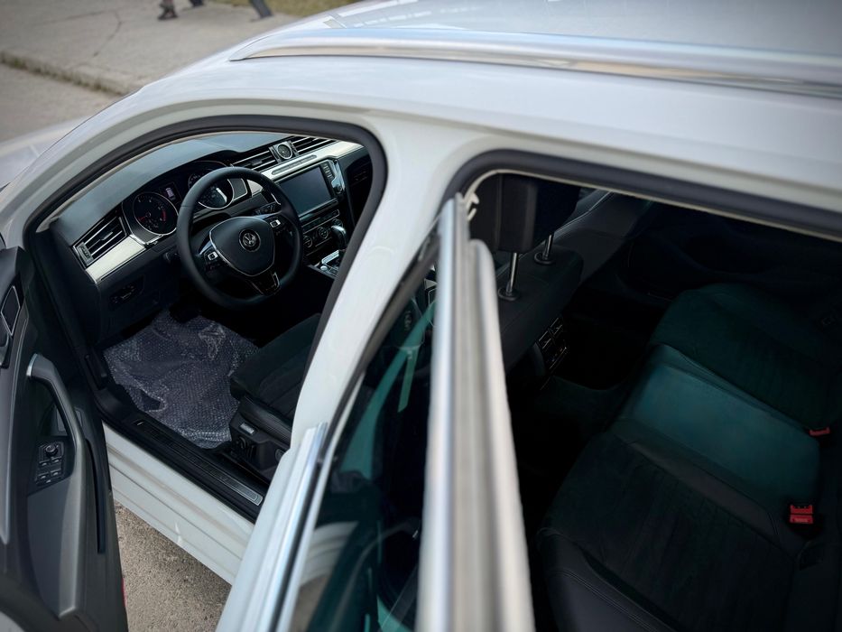 VW Passat 2.0 TDI EURO 6 / 4Motion DSG FULL / Webasto / Distronic