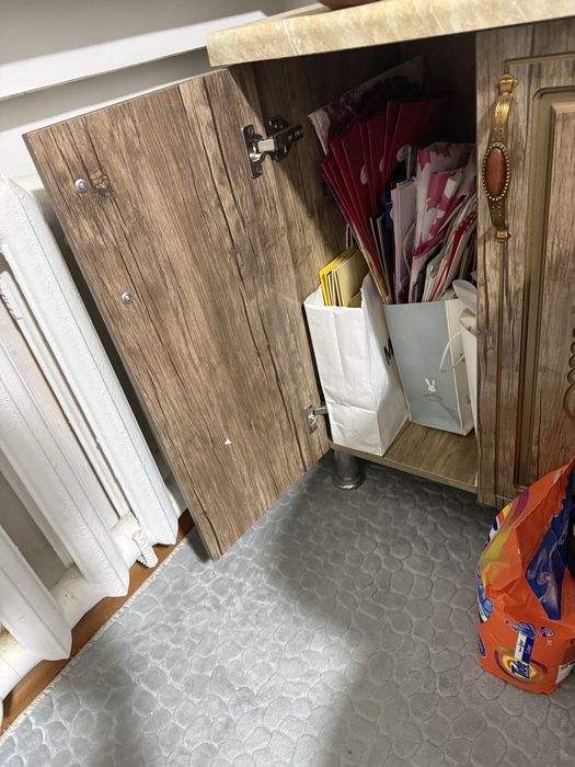 Тумба с двумя дверцами