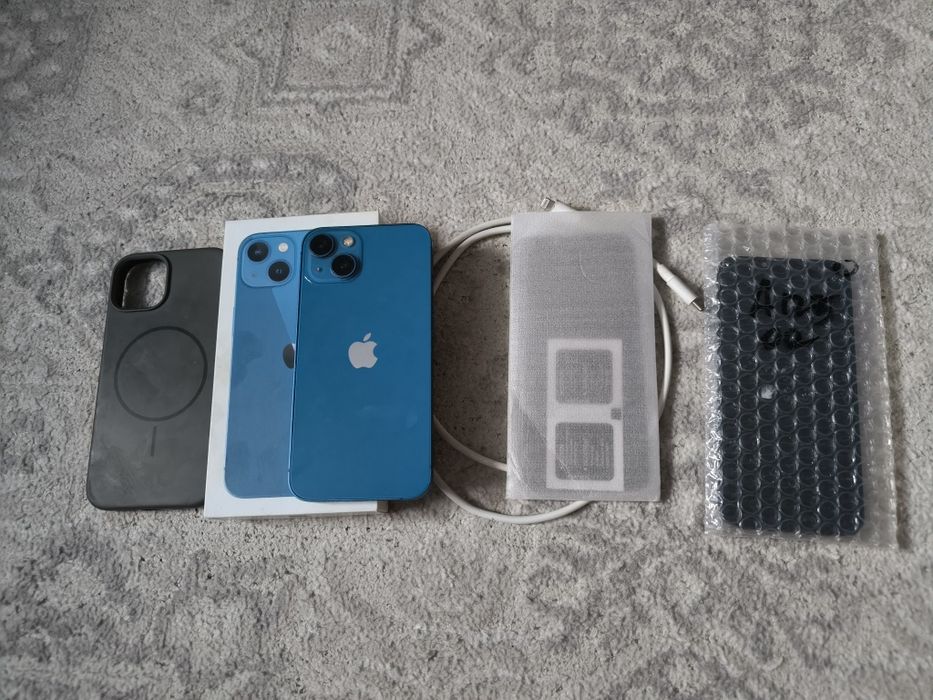 Продам iPhone 13