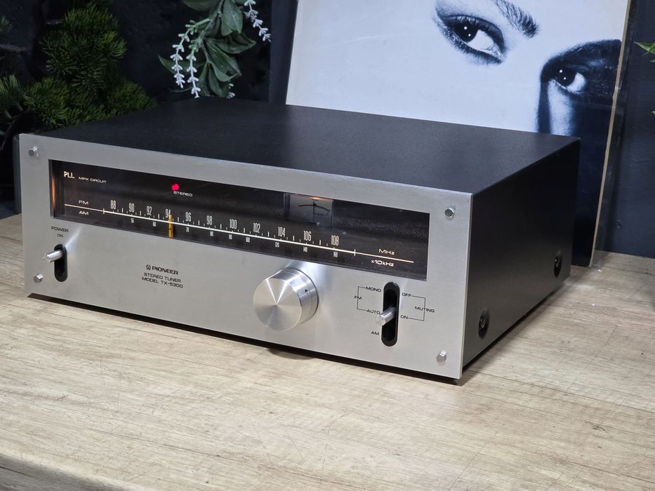 Radio tuner PIONEER TX-5300, analogic hifi stereo retro , argintiu , scala sticla iluminata 3d, made in Japan