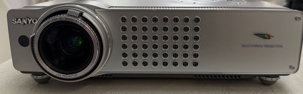 Продам проектор SANYO PRO-X Multiverse в отличном состоянии