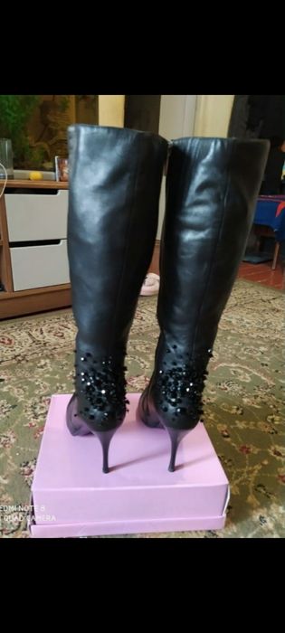 Продам демисезонные сапожки, кожа 39 размер