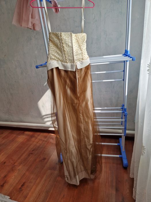 Продам платья вечерние