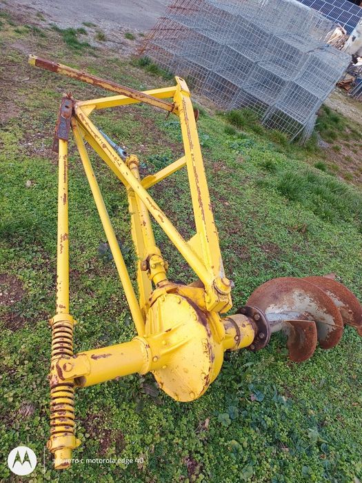 Свредел Ямкокопател за  навес на трактор с кардан