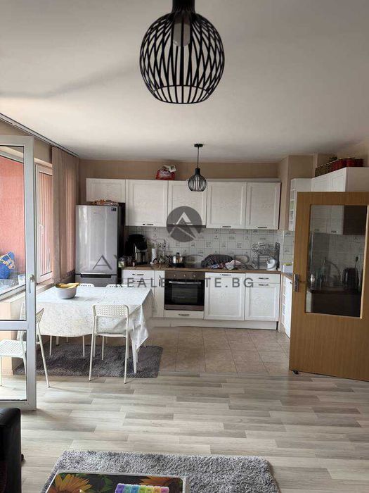 Продава се Двустаен апартамент в Пловдив, Кючук Париж - 58 кв.м за 2100 €/кв.м - Снимка #1