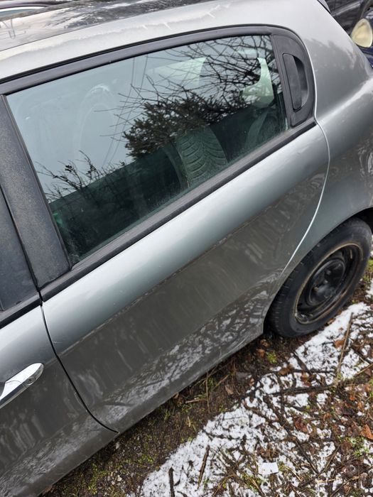 Предни и задни врати за Alfa Romeo 147 2006 година